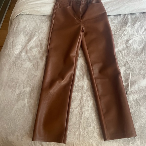 Melina Pant
High-waisted, Vegan Leather pants, regular length - Picture 4 of 6